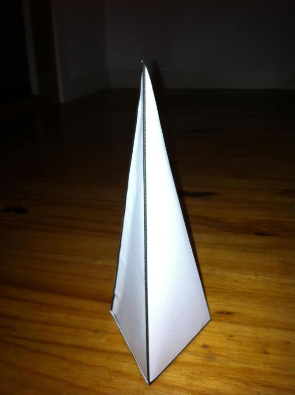 Comment Faire Une Pyramide De Base Triangulaire