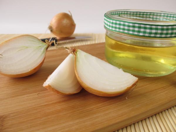 Comment faire un sirop à base d'oignon et de miel