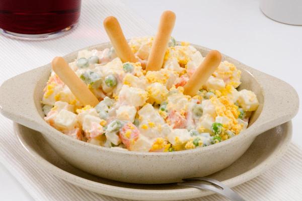 Tapas espagnoles typiques - Ensaladilla rusa