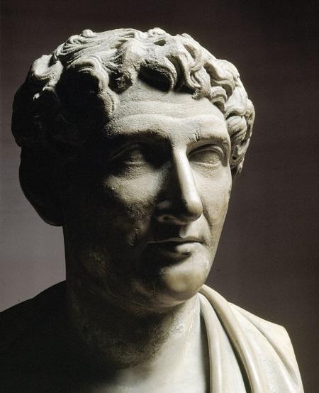 Ovide, sa biographie