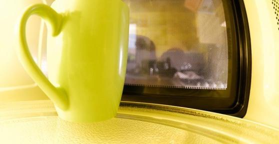 Comment enlever les mauvaises odeurs du micro-ondes