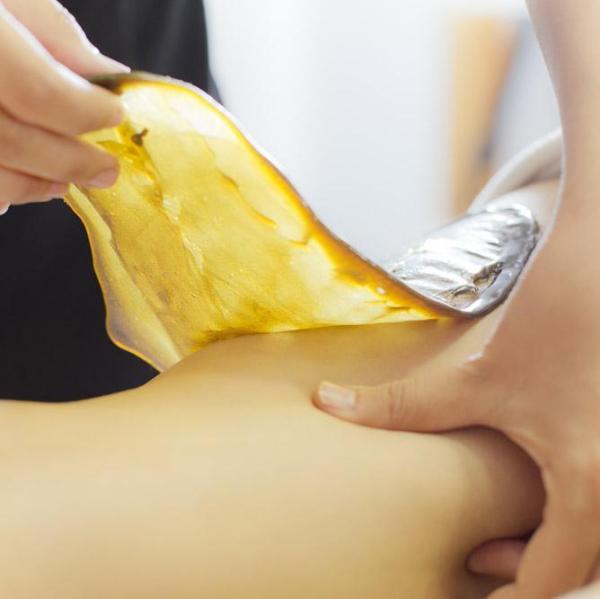 Comment s'épiler les jambes à la cire - Étape 2