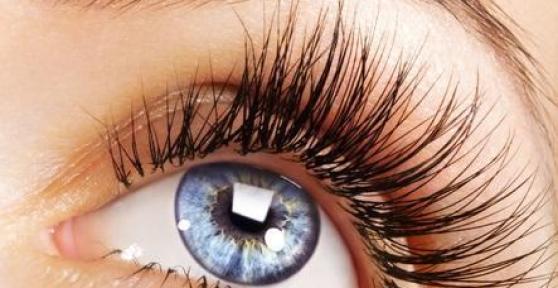 Pourquoi les cils tombent