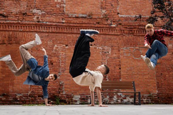 Breakdance : c'est quoi et en quoi consiste ce sport - Qu'est-ce que le Breakdance ?