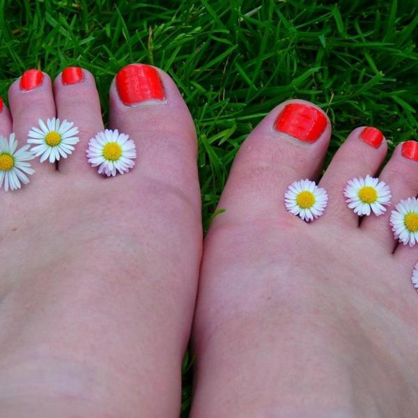 Astuces beauté à base de cannelle - Soigner les mycoses des ongles grâce à la cannelle