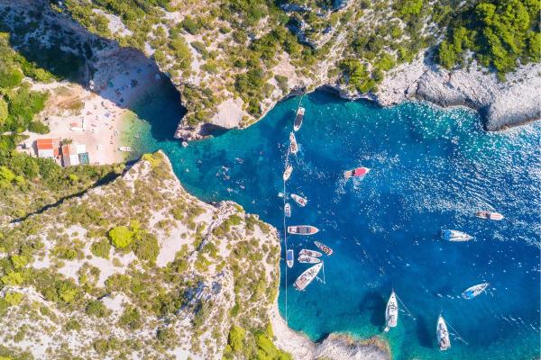 Plus belles plages de Croatie - Stiniva (Île de Vis)