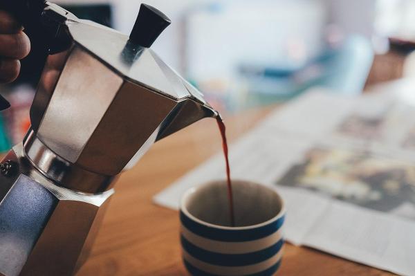 Comment faire du café avec une cafetière italienne