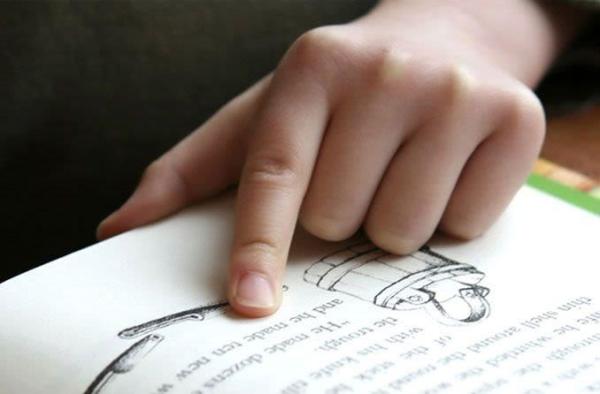 Comment lire vite - 6 Conseils de lecture rapide - Utilisez un guide
