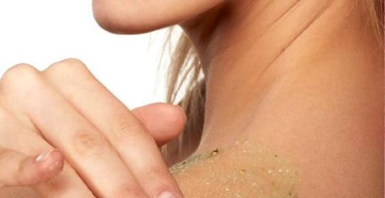 Comment appliquer un gommage corporel
