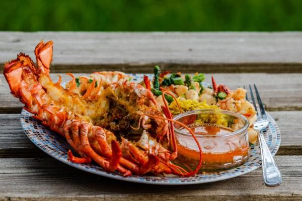 Recette de homard au four avec de l’ail et du persil