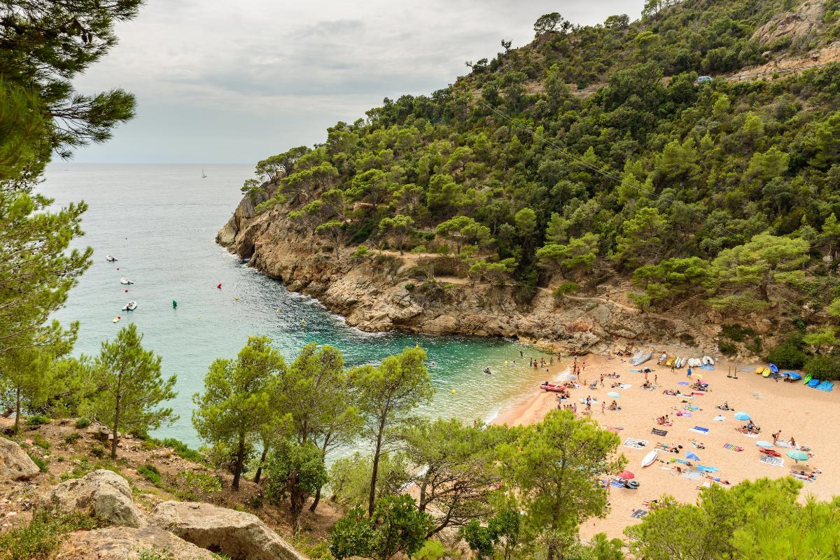 10 BELLES PLAGES et CRIQUES de CATALOGNE