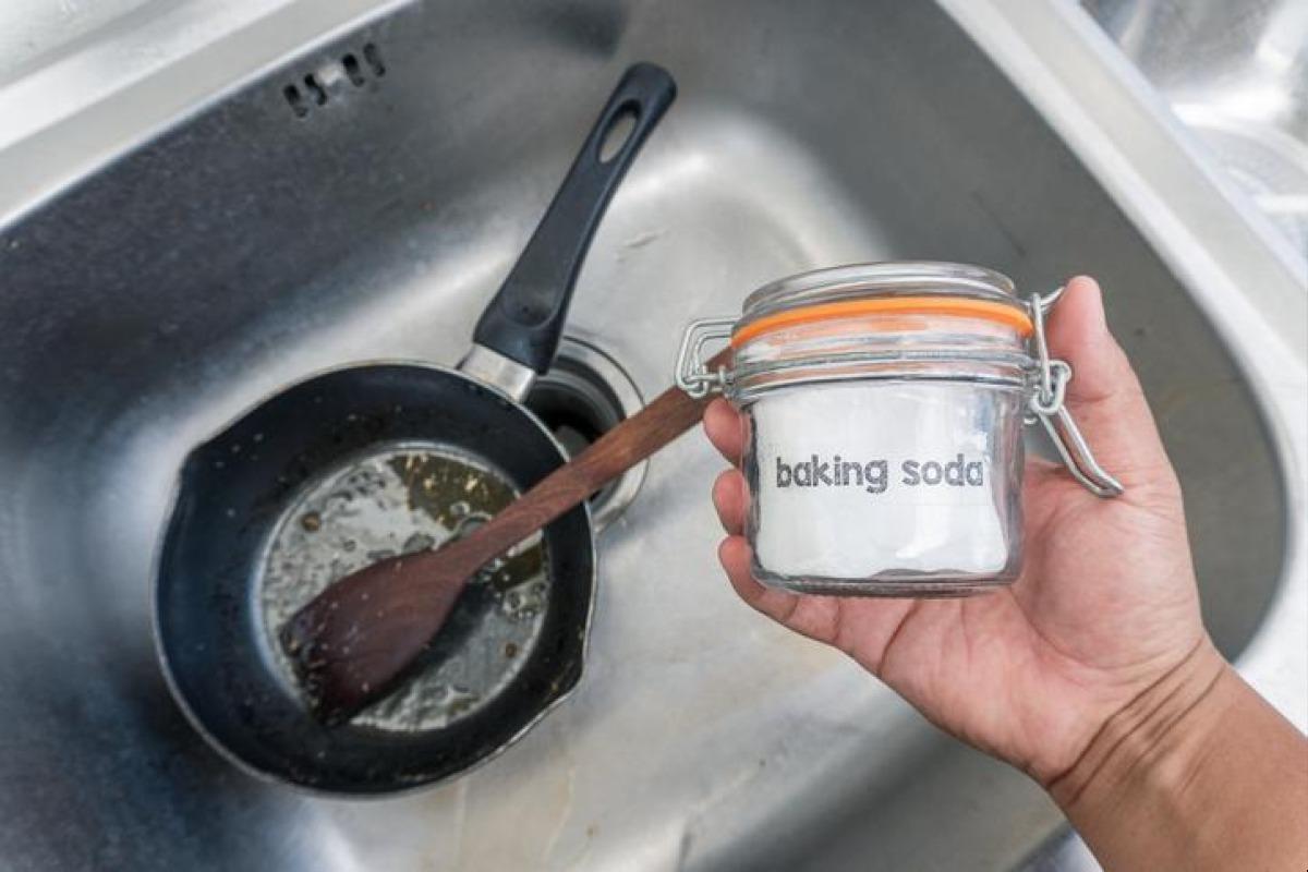 Comment NETTOYER une CASSEROLE BRULÉE 6 méthodes efficaces