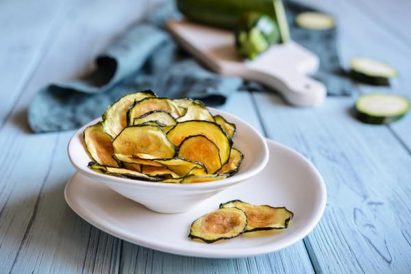 Comment faire des chips de courgette au four