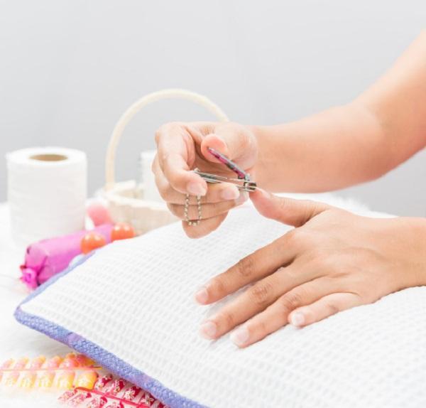 Comment bien se couper les ongles des mains