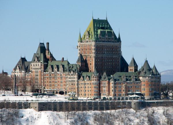 On dit À Québec ou AU Québec - on dit À Québec lorsque.....