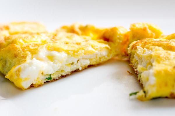 Qu'est-ce que le cottage cheese - Omelette au cottage cheese et aux épinards
