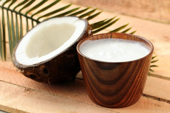 Comment faire de l'huile de coco maison - 7 étapes