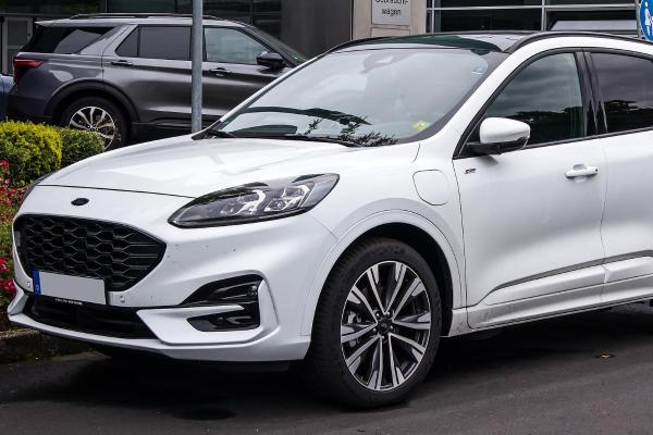 Meilleures voitures hybrides - Ford Kuga Hybride