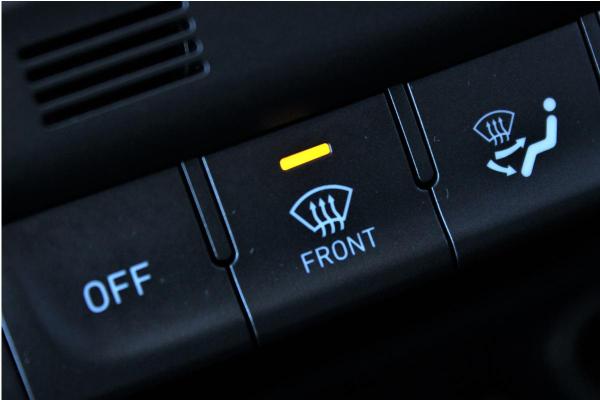 Pourquoi j'ai de la buée dans ma voiture ? - Comment enlever la buée dans une voiture ?