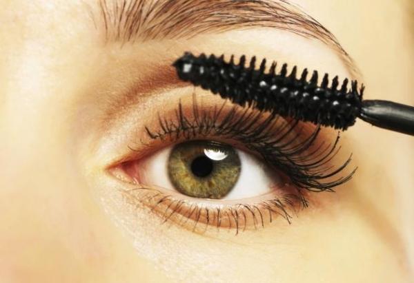 Comment éviter les grumeaux sur les cils - Étape 4