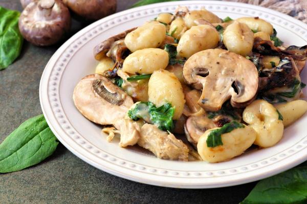 Accompagnements pour des gnocchis - Gnocchis aux épinards et champignons
