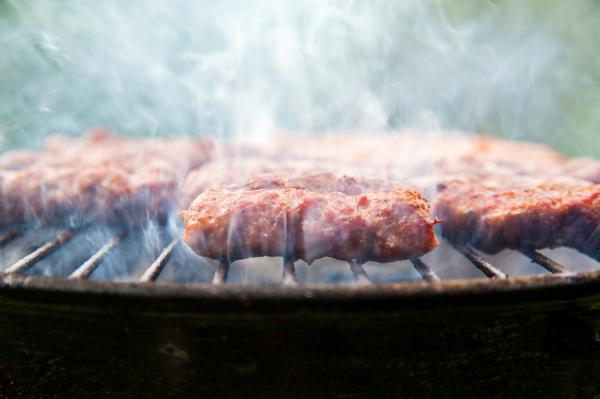 Comment allumer un barbecue avec des cubes allume-feu
