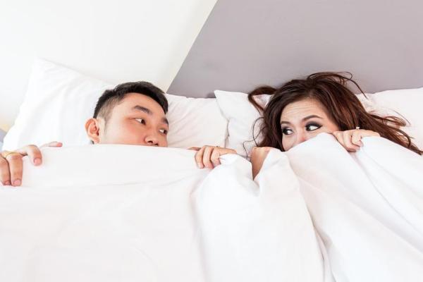 Rêver de faire l'amour avec un ami : signification des rêves