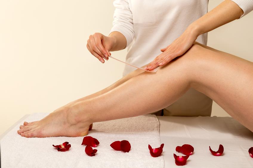 Comment enlever les restes de cire dépilatoire - 4 étapes