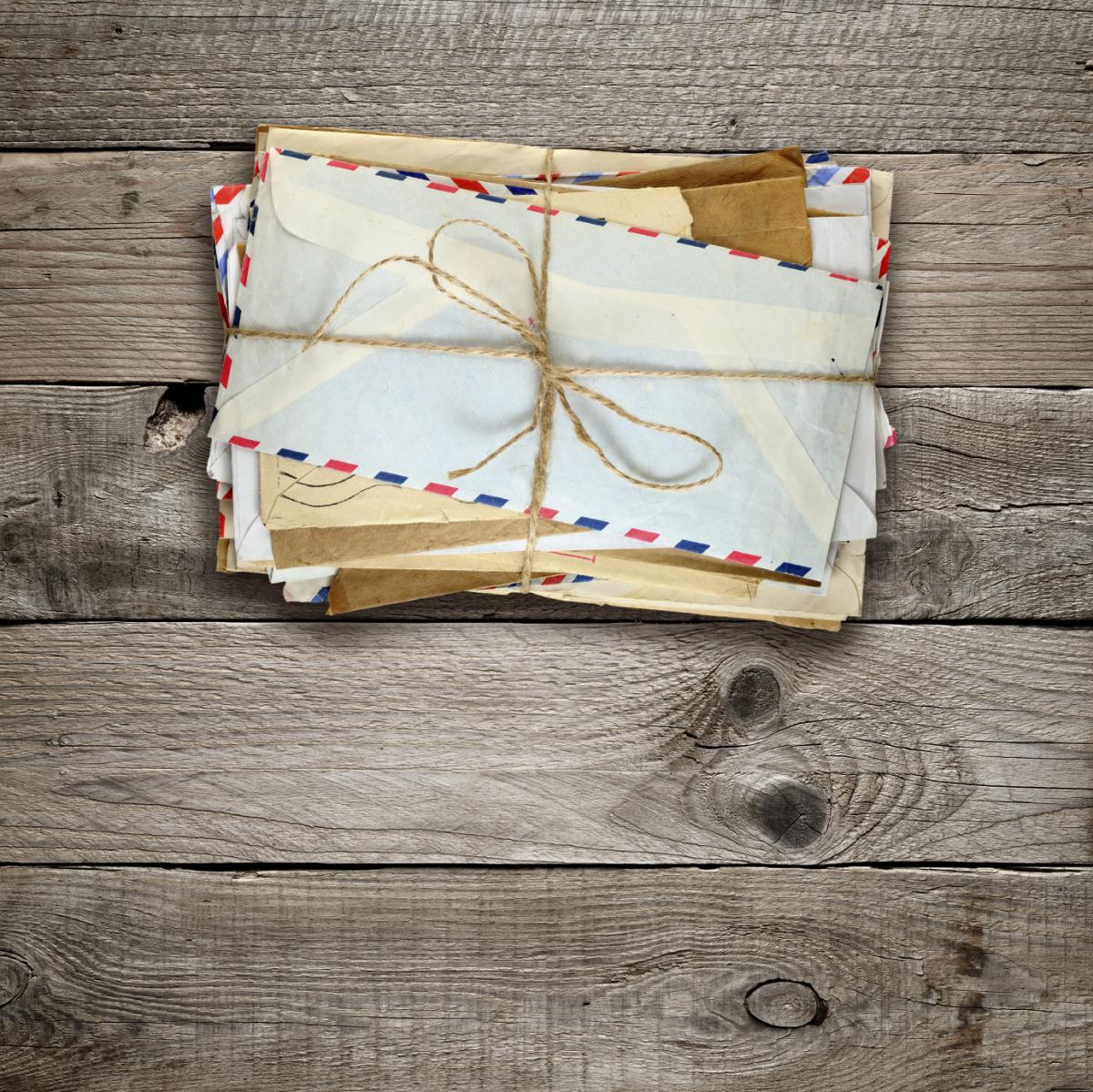 Comment écrire une adresse sur une lettre ou une enveloppe