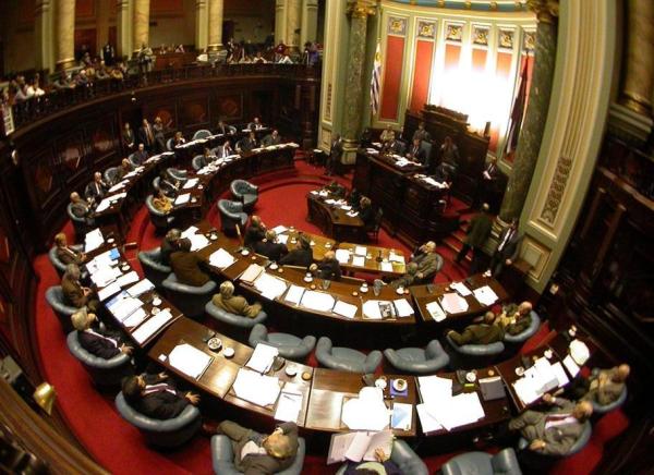 Différence entre État et gouvernement