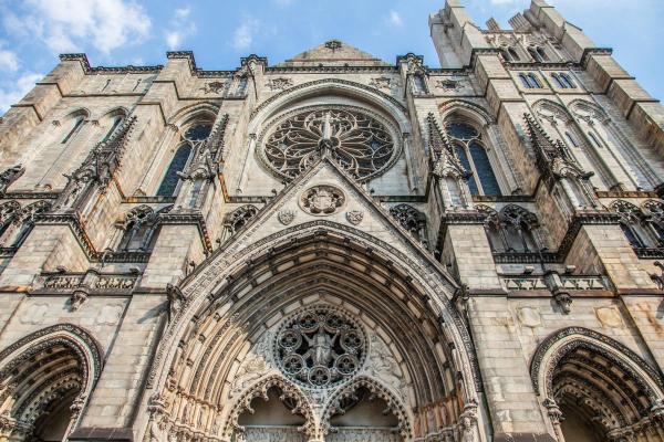 La plus grande cathédrale du monde - Cathédrale Saint-Jean-le-Théologien de New York