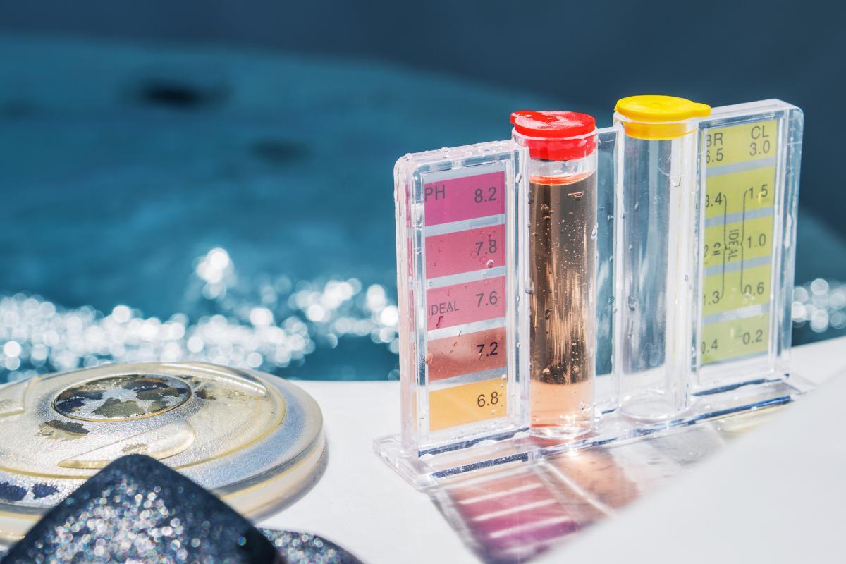 Comment baisser le pH d'une piscine