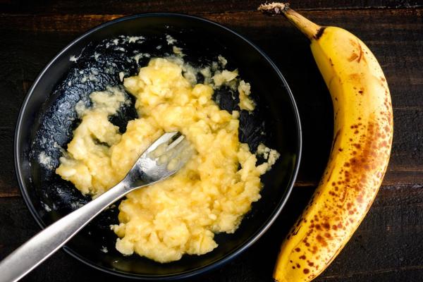 Recette de pancake à la banane et aux oeufs sans farine - Étape 1