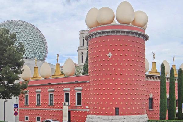 Les plus beaux villages de la Costa Brava - Figueres : le surréalisme de Dalí dans tous les coins