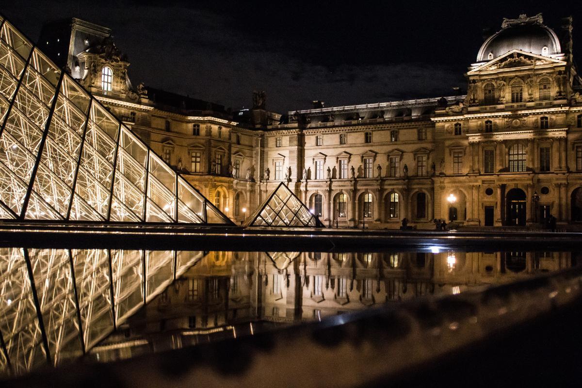 Pourquoi appelle-t-on Paris la ville lumière