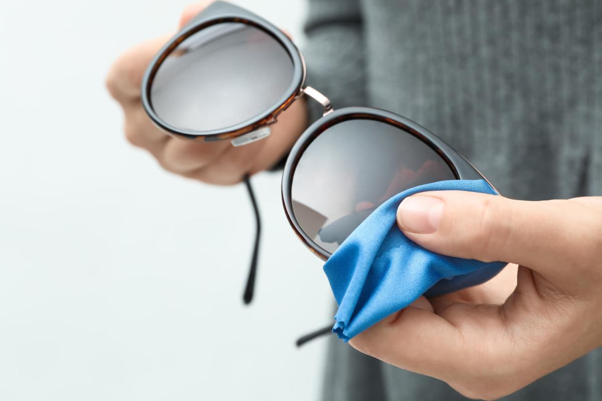 Comment nettoyer des lunettes de soleil