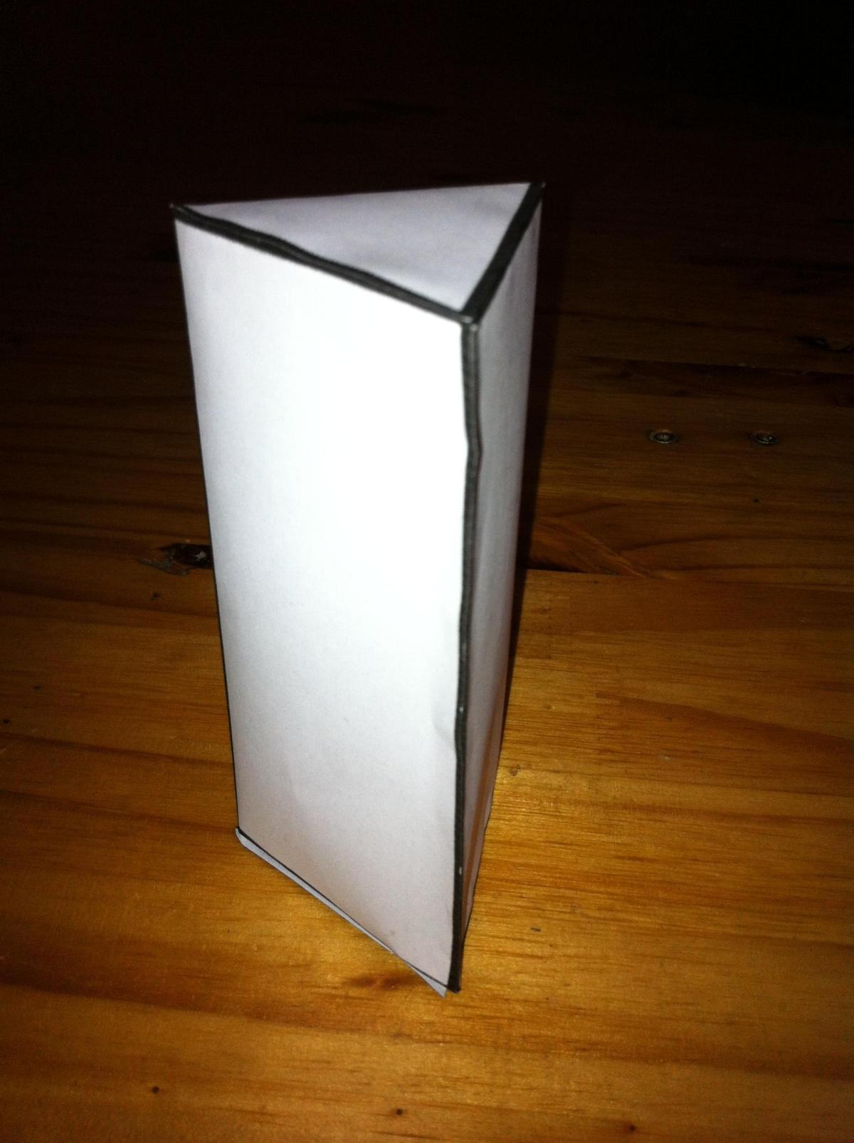 Comment faire un prisme avec une base triangulaire