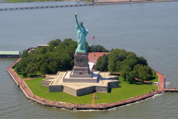 Statue de la liberté : taille, construction et couleur -  Où se trouve actuellement la statue ?
