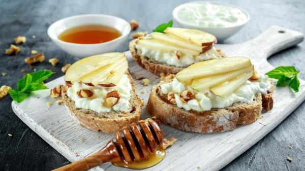 8 petits-déjeuners protéinés pour la musculation - Fromage blanc accompagné de fruits