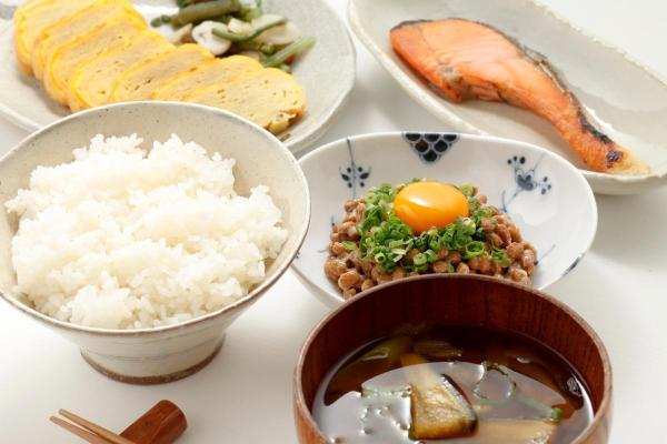 Que mangent les japonais au petit-déjeuner ? - Que mangent les japonais au petit-déjeuner ?
