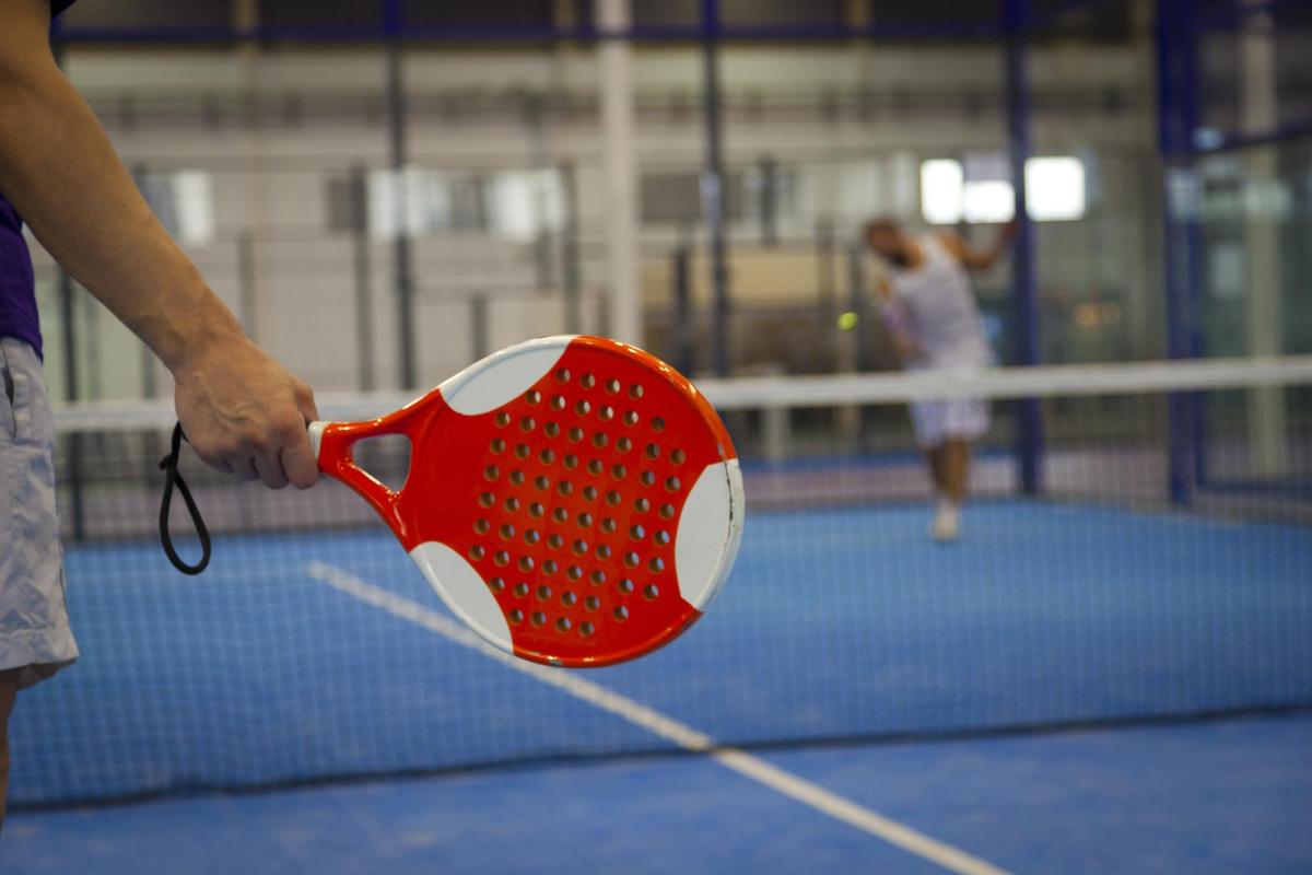 Qu'est-ce que le padel et comment y jouer ?