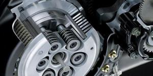 Quand remplacer l'embrayage de ma moto