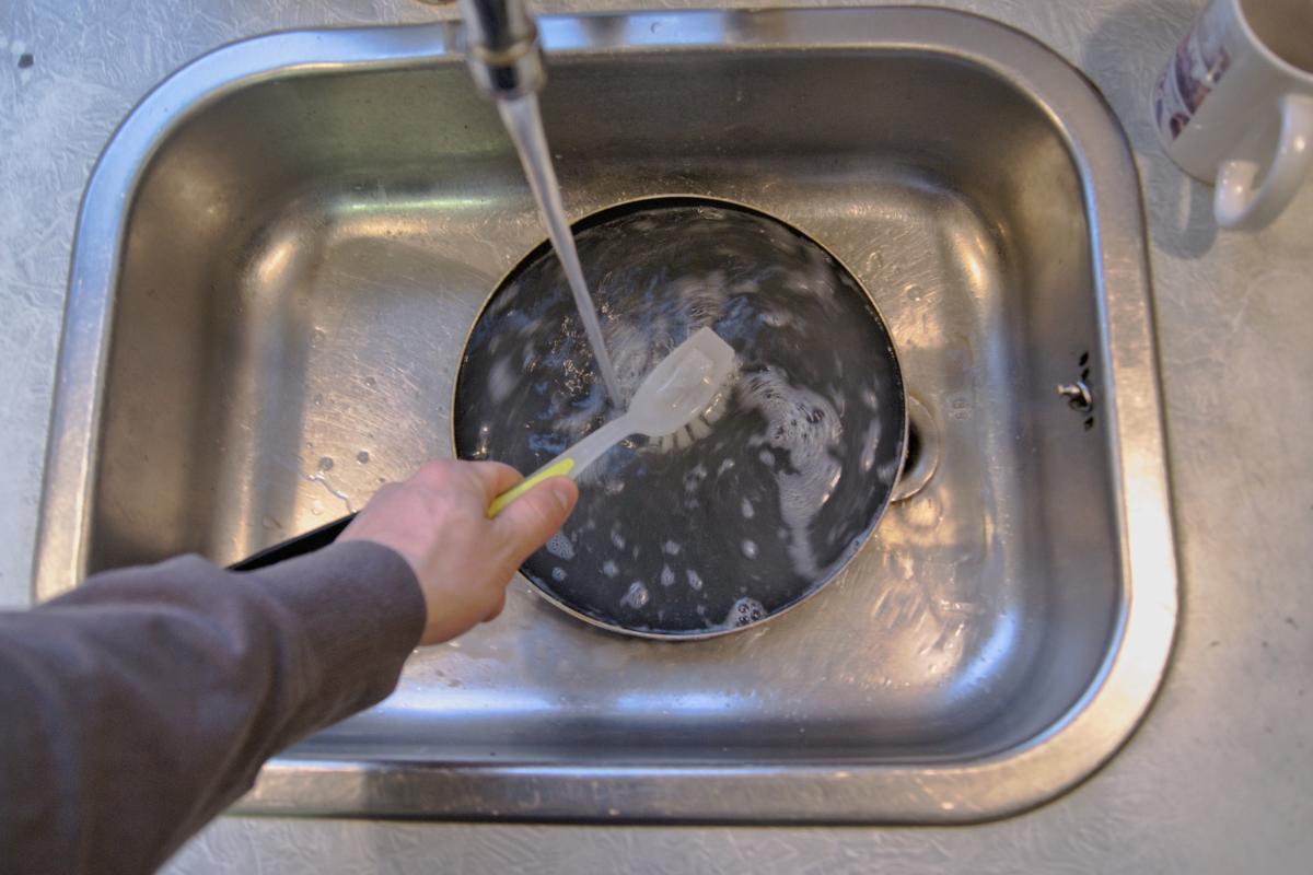 5 TECHNIQUES pour NETTOYER une POÊLE BRÛLÉE