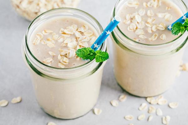 Petit déjeuner à base de flocons d'avoine - Milkshake de flocons d'avoine à la vanille et au citron
