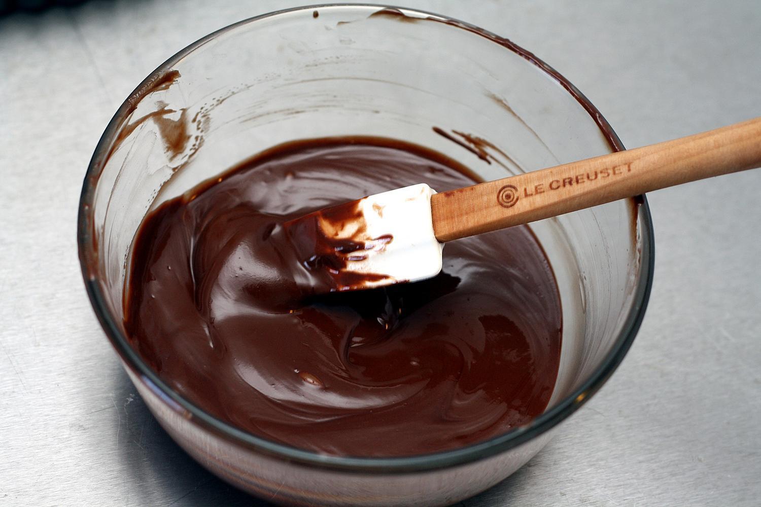 Comment faire FONDRE du CHOCOLAT au micro-onde - 7 étapes