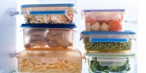 Peut-on mettre un plat chaud au frigo ?