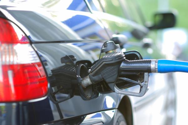Que faire si votre voiture sent l'essence - Étape 5