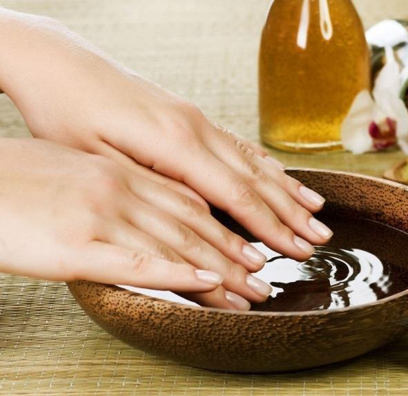 Les meilleures huiles pour fortifier les ongles