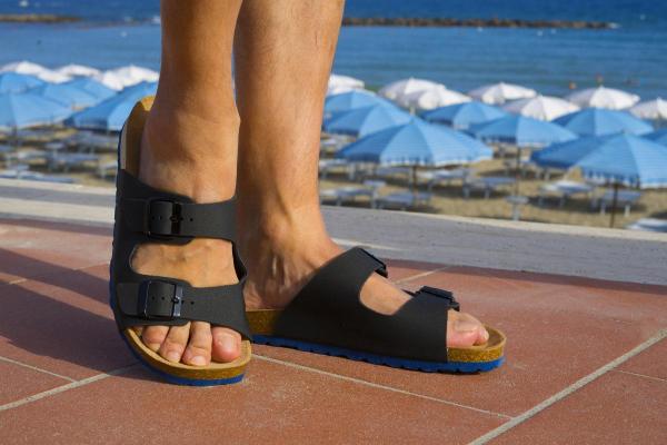 Pourquoi mes pieds sont gonflés - Climat chaud