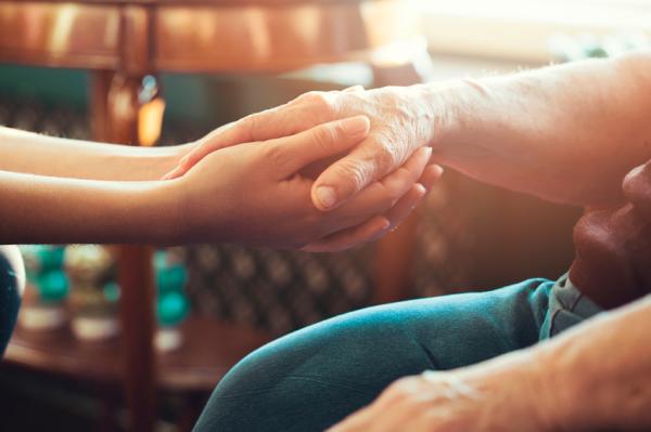 Quelles sont les causes du tremblement des mains